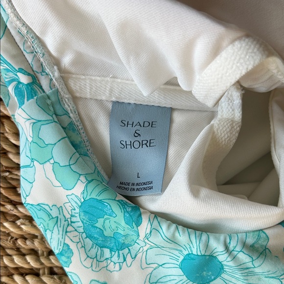 Floral Ruffle One-Piece Swimsuit - Picture 5 of 10